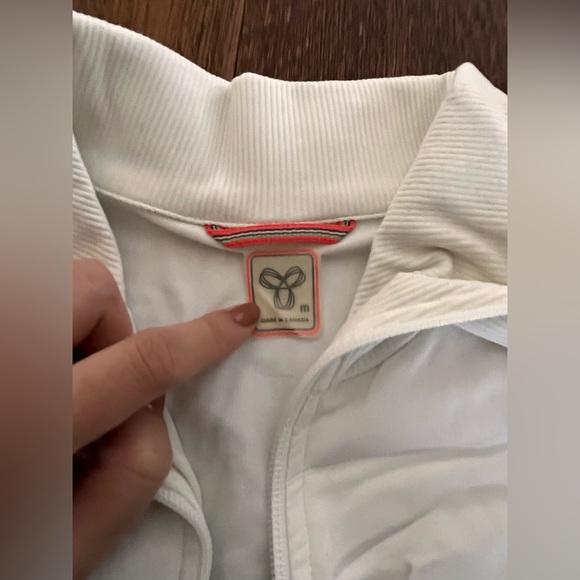 TNA white full zip sweater - Picture 4 of 8